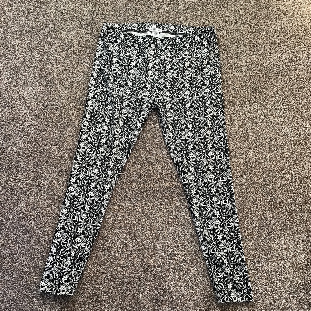 🦋 Bethany Mota Black and White Leggings Sz XL